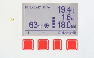 Einfache Bedienung durch digitales und mehrsprachiges Display
